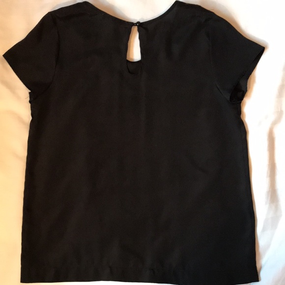 Kirra gunmetal beaded rounded collar black cap sleeved top EUC - Picture 2 of 4